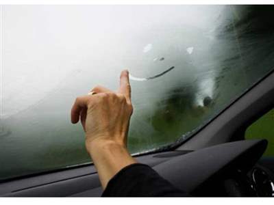 روشی ساده برای رفع بخار گرفتگی شیشه اتومبیل
