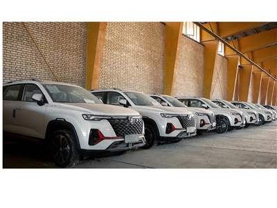 اولین خودرو وارداتی در کیش پلاک ملی شد 