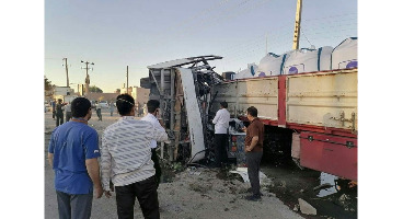  جزئیات تازه از تصادف اتوبوس در دهشیر یزد / مسافران همگی سربازمعلم بودند 