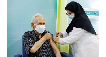 اطلاعیه مهم وزارت بهداشت درباره واکسیناسیون افراد بالای ۷۰ سال 