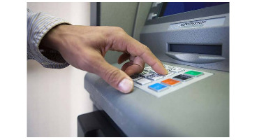مسدود شدن کارت‌های بانک مهاجرین افغان در مقابل الزام بانک‌ها به ارائه خدمات